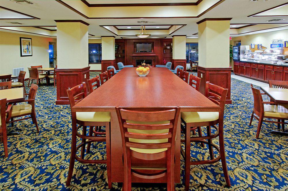 Holiday Inn Express & Suites San Antonio West Sea World Area By Ihg Restaurant billede