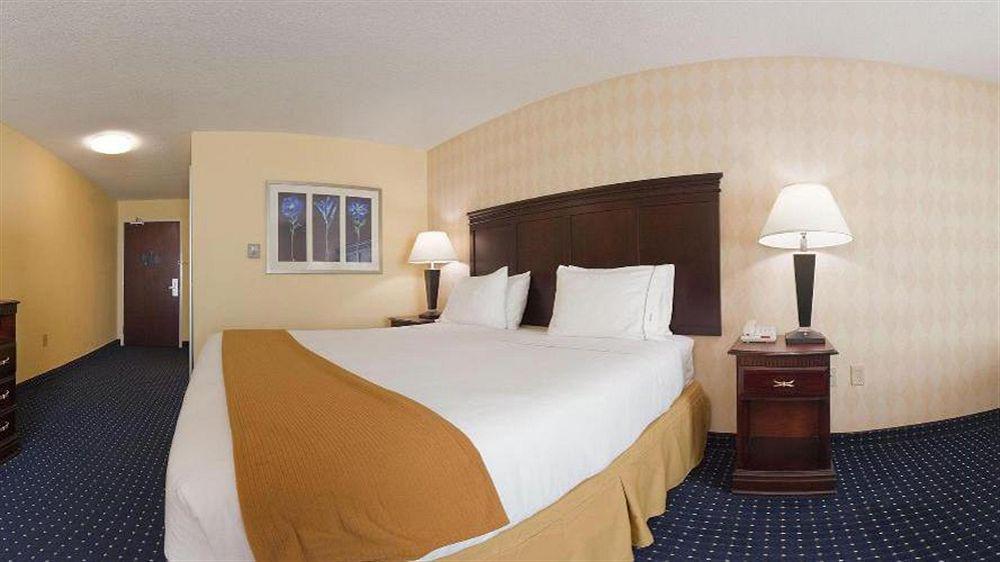 Holiday Inn Express & Suites San Antonio West Sea World Area By Ihg Eksteriør billede