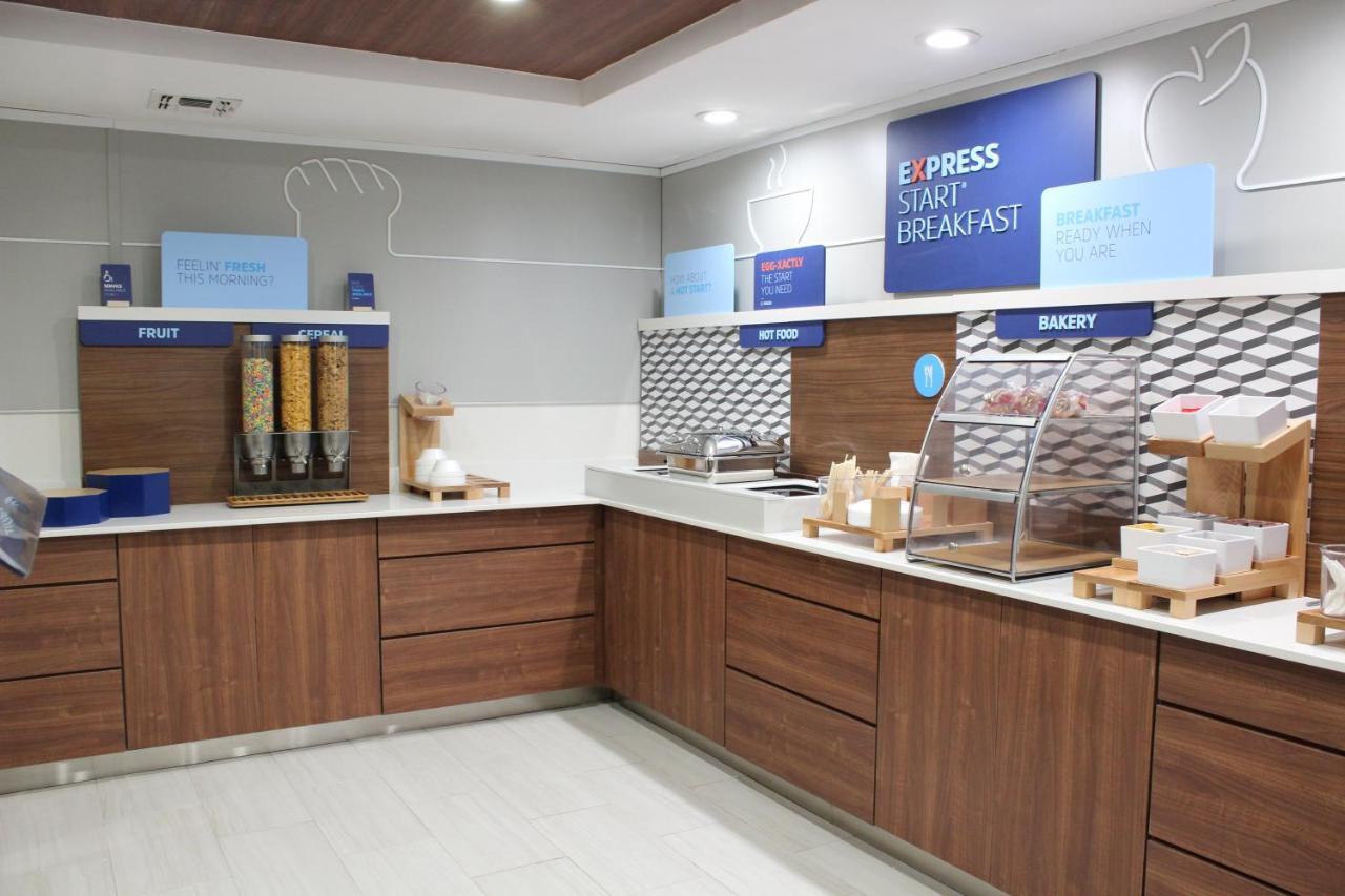Holiday Inn Express & Suites San Antonio West Sea World Area By Ihg Eksteriør billede