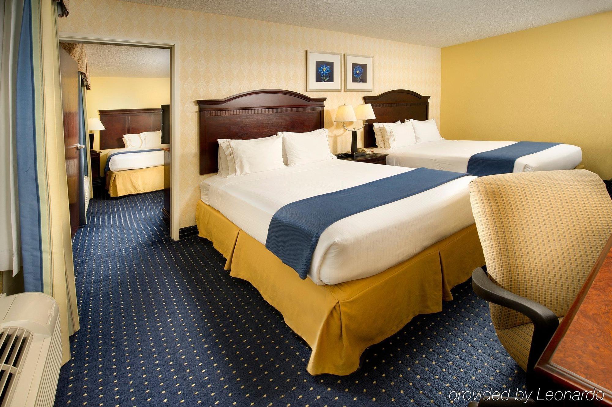 Holiday Inn Express & Suites San Antonio West Sea World Area By Ihg Eksteriør billede