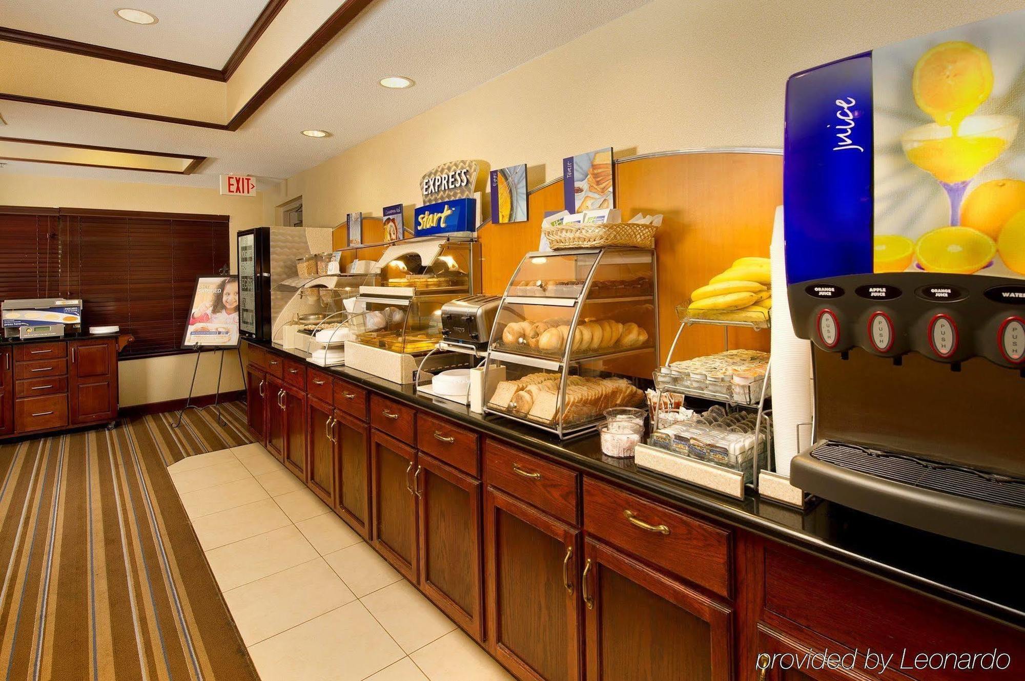 Holiday Inn Express & Suites San Antonio West Sea World Area By Ihg Eksteriør billede